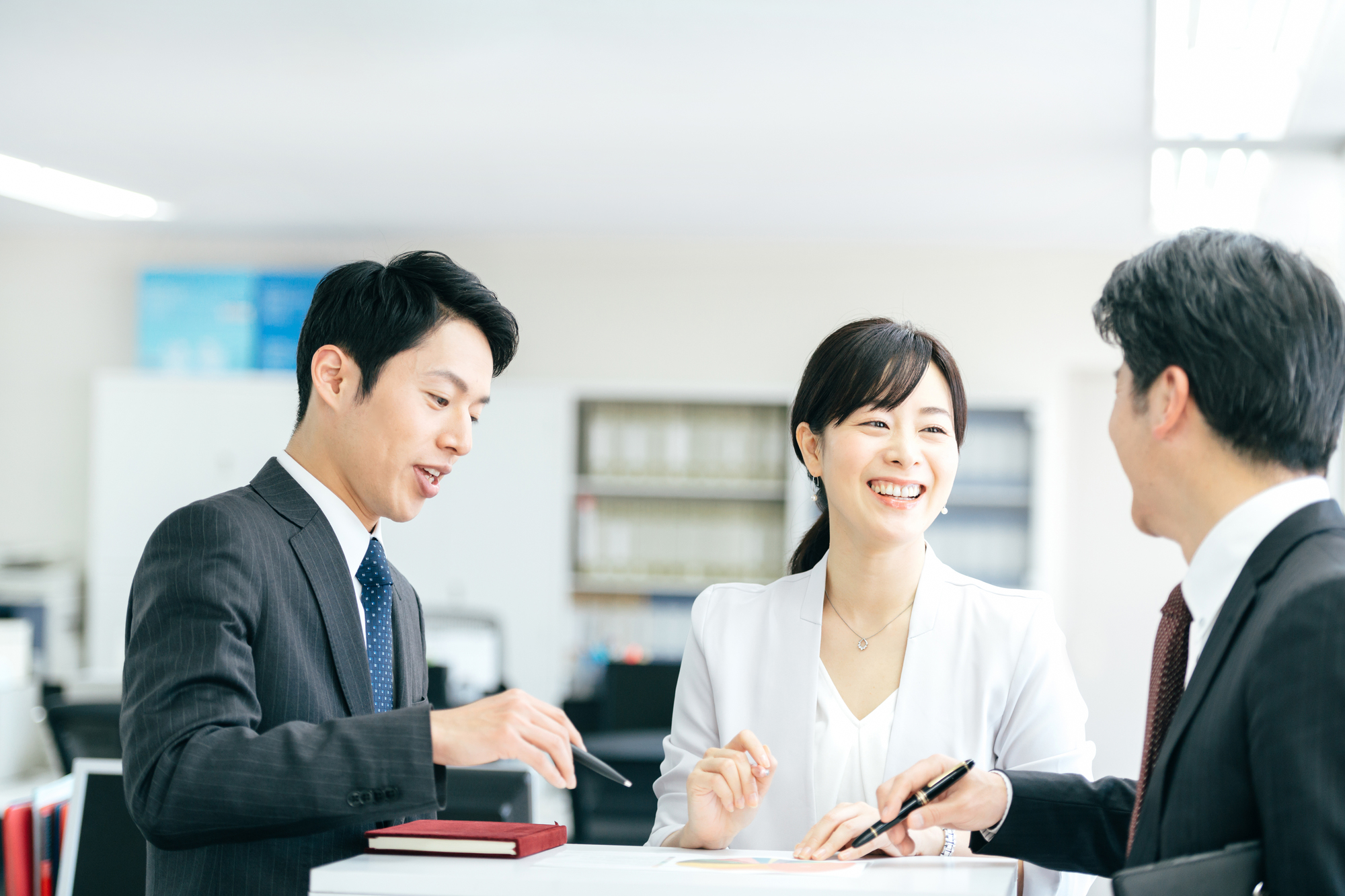やりがいを持って仕事をする30代女性
